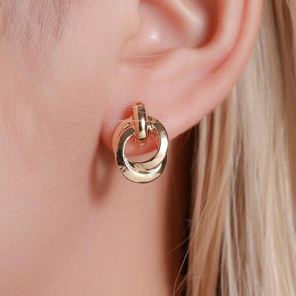 Classic Gold Earring - Picture 2 of 2